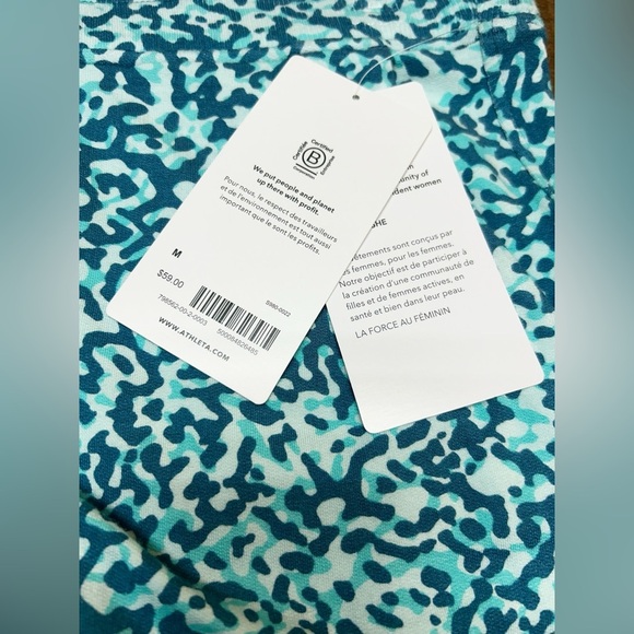Athleta Balance Clouded Leopard Teal Blue 4” Shortie Shorts Size M NWT - Picture 12 of 13